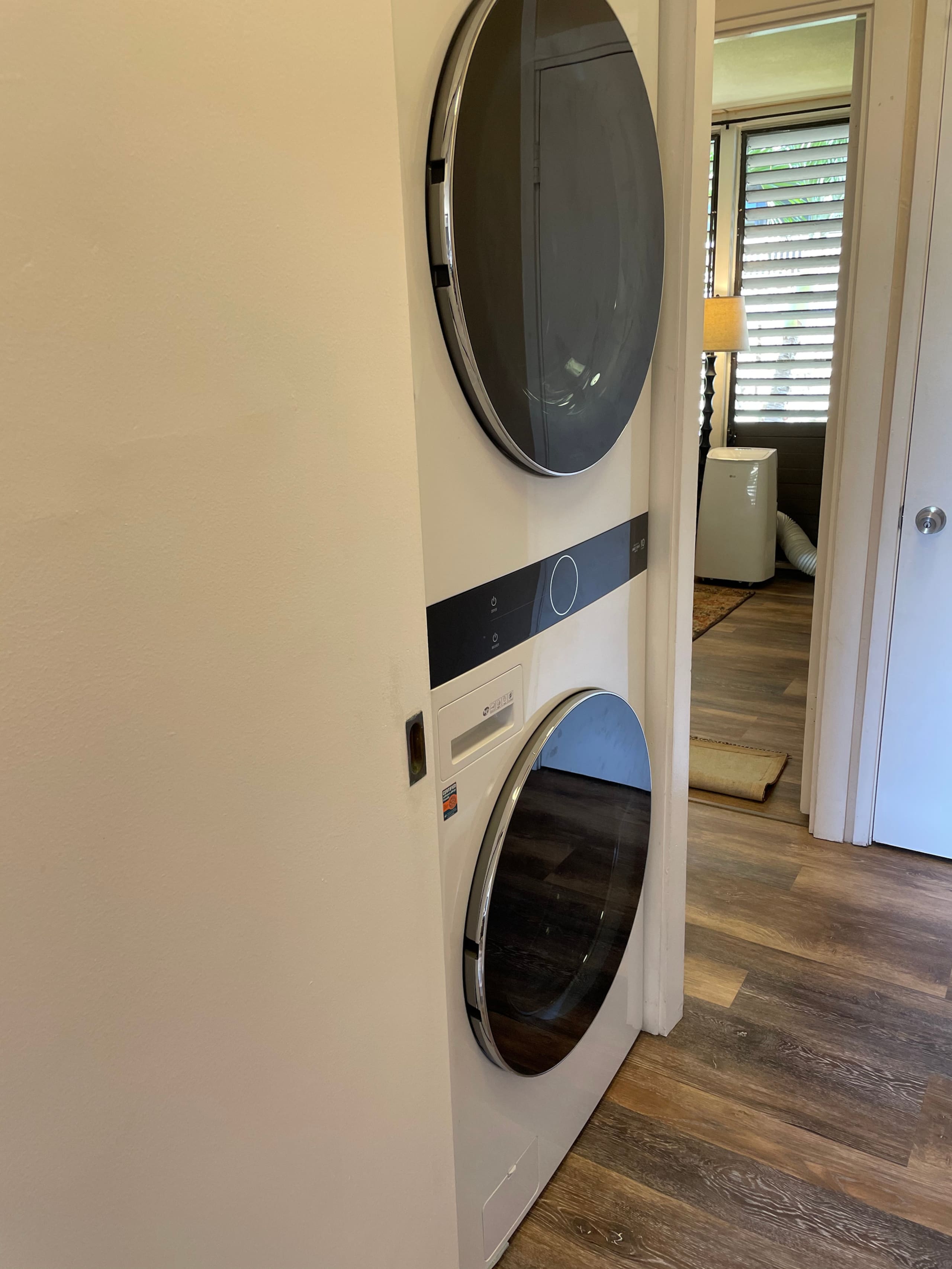 1 BR condo steps from Kona's premier surf break - Image 17
