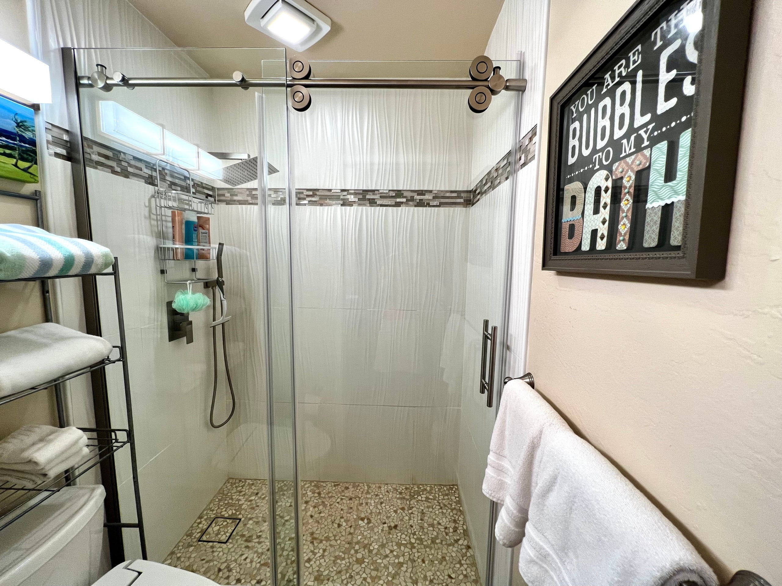 1 BR condo steps from Kona's premier surf break - Image 14