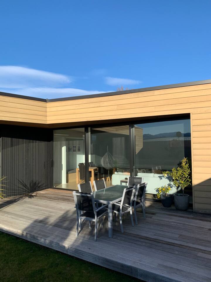 Wanaka 3 bedroom home with log fire Houses for Rent in Wanaka, Otago