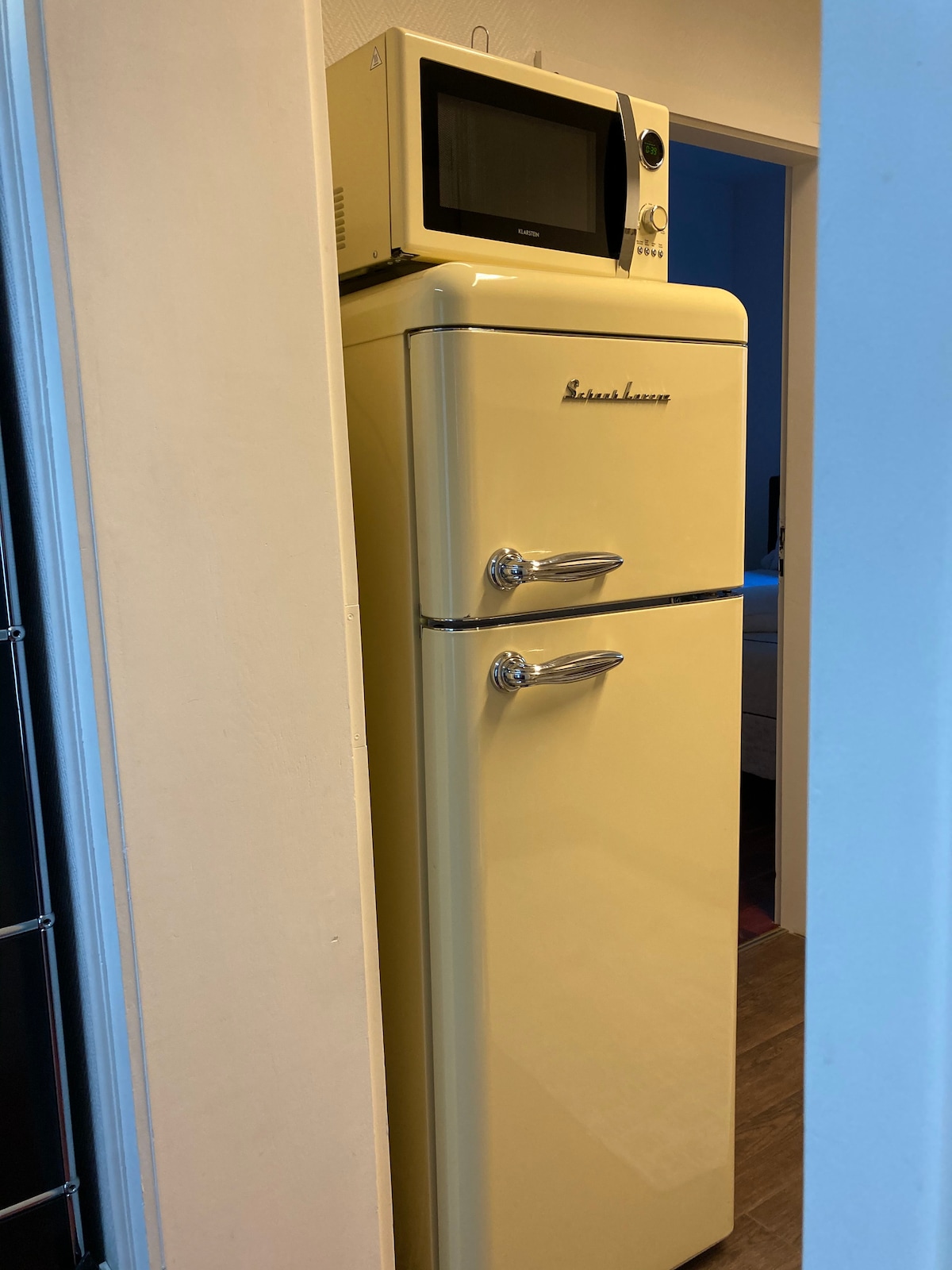 Business/study room in Cologne – 10 minutes from the city