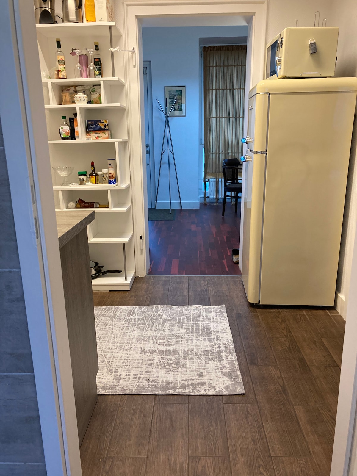 Business/study room in Cologne – 10 minutes from the city