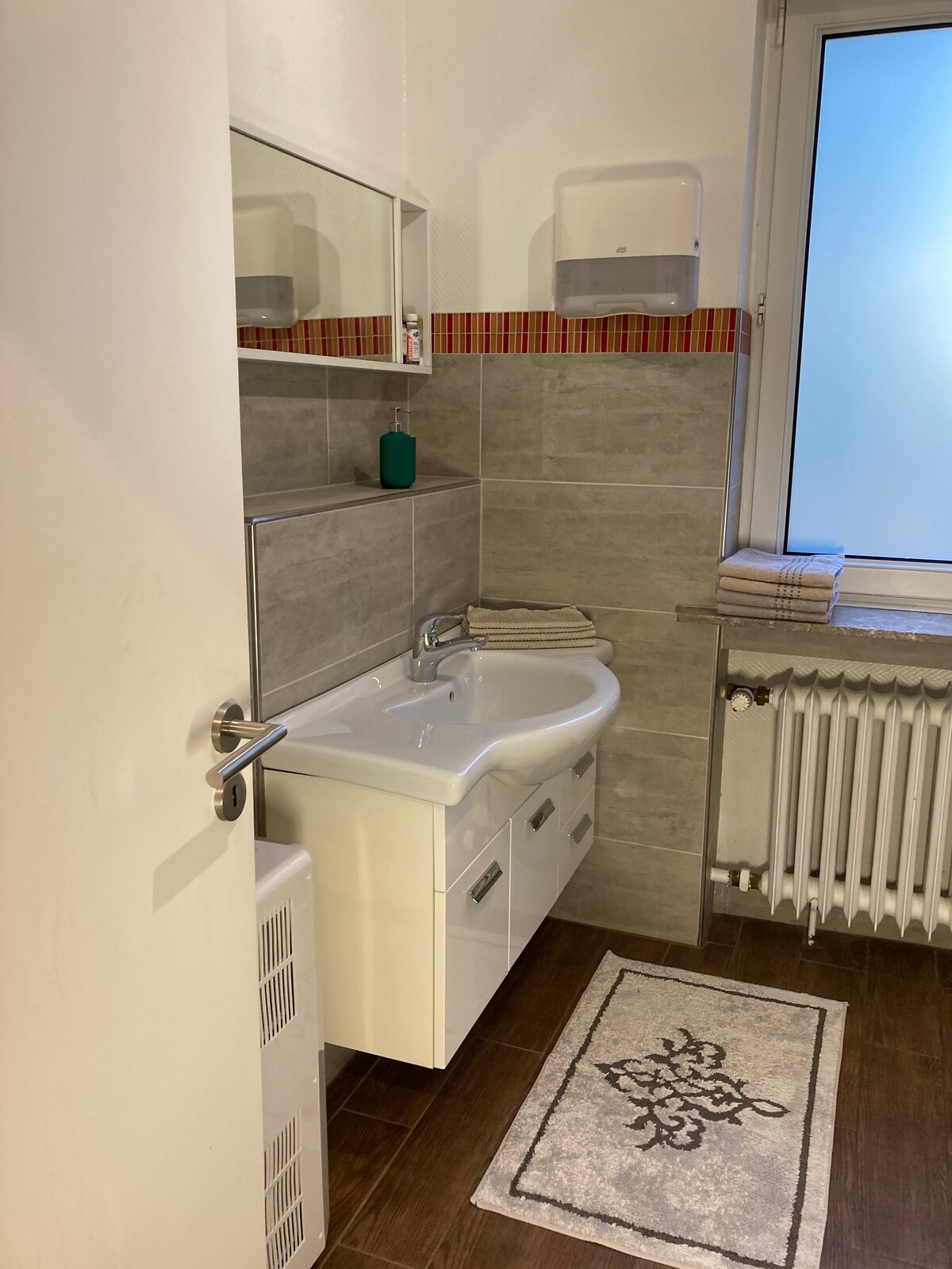 Business/study room in Cologne – 10 minutes from the city
