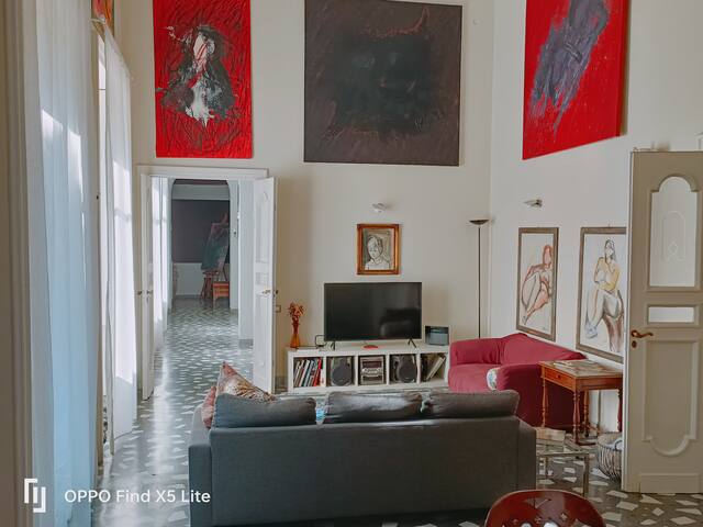 Top Naples – Chiaia Art Gallery gallery image 3