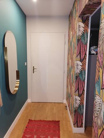 Charming flat in the heart of La Croix Rousse gallery image 3