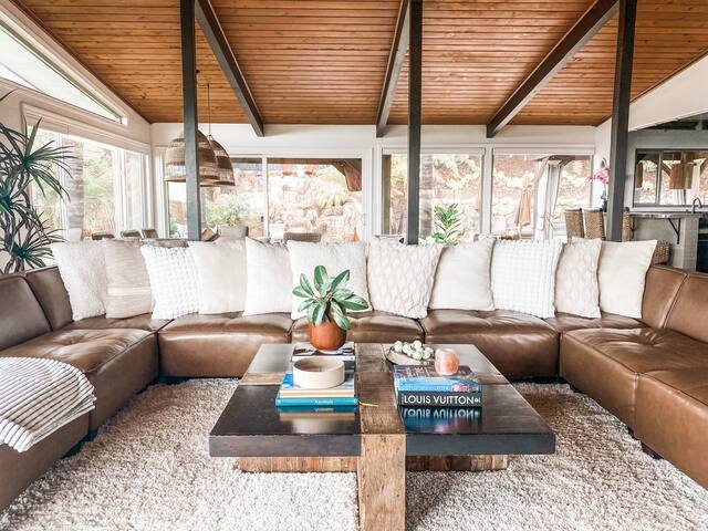 Gorgeous Architectural Villa w/ Pool gallery image 2