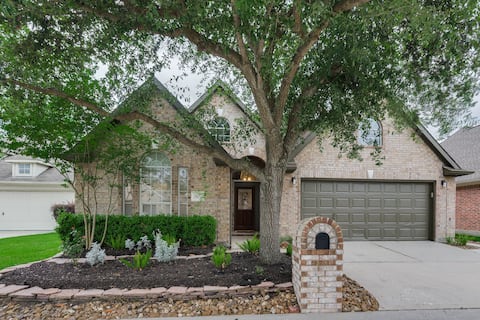 Gated 3/2/2 with screened porch & study!
