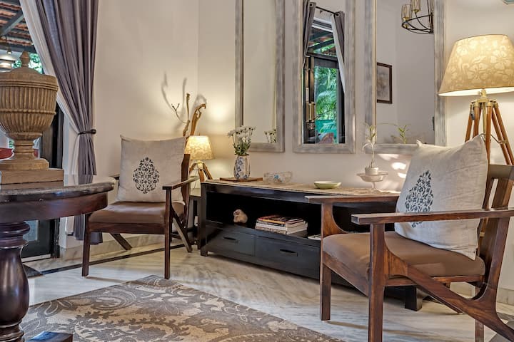 Villa Entrance Lobby -Spacious and Plenty of natural light and large mirrors