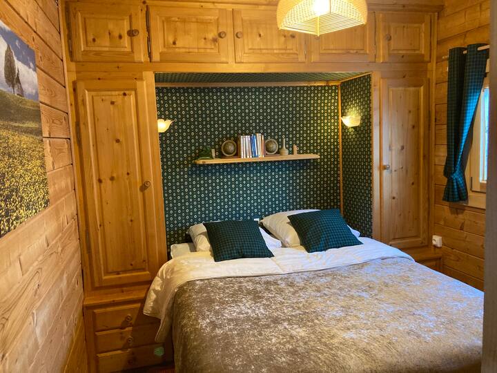 chumba cha kulala cha ghorofa ya chini, kitanda cha watu 2 (140)