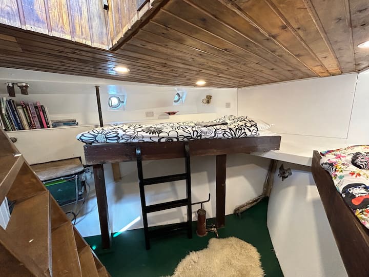 Back cabin, sleeps two