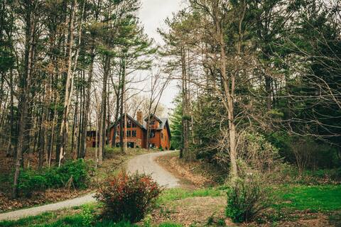 Wooded Lakeview Cabin with Spacious Lakefront