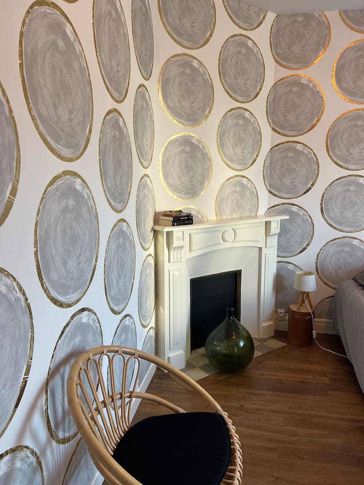 Spavaća soba s pogledom na vrt na 1. katu