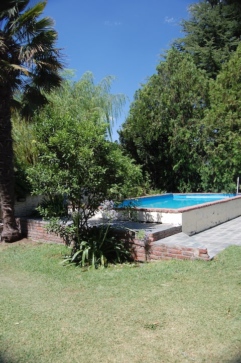 Spacious house 2 blocks from the Rowing Club and spa