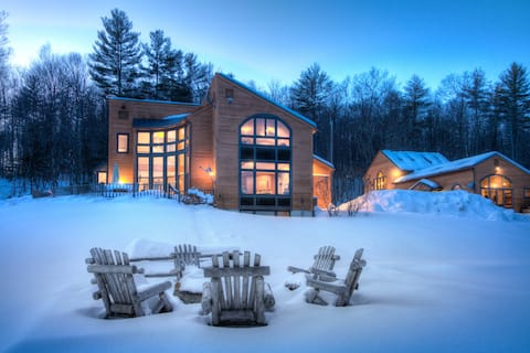 Luxurious 100 Acres Estate with Sw. Pool – 10 BRs