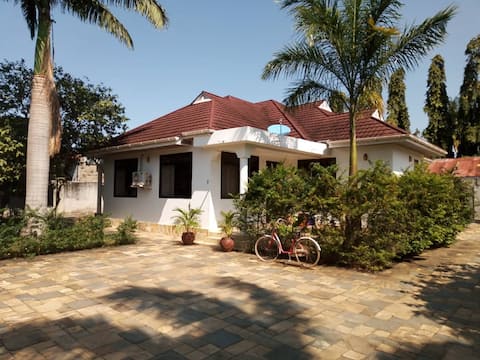 Clean+safe,cozy,furnished, equipped house in Tanga