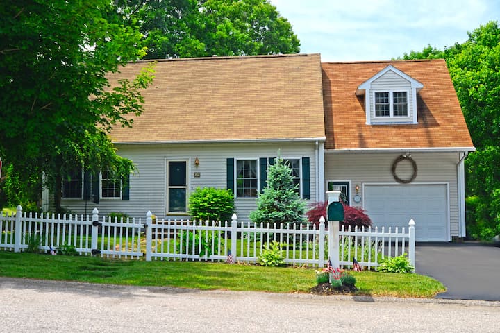 Vineyards, Newport, Narragansett, In-Ground Pool gallery image 2