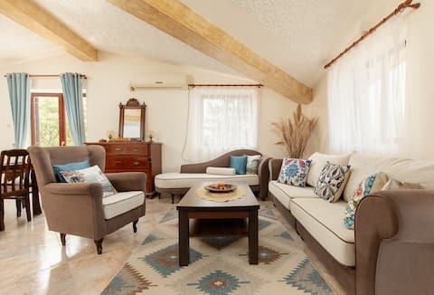 Successful Airbnb property: Apartment with dramatic 180-degree Bay view in Kumbor