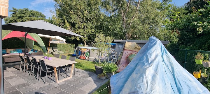 Pack Camping Tomorrowland – Tente 4 Places + Matelas Gonflable 2 Personnes