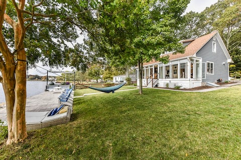 Waterfront Getaway! The Blue Heron Home