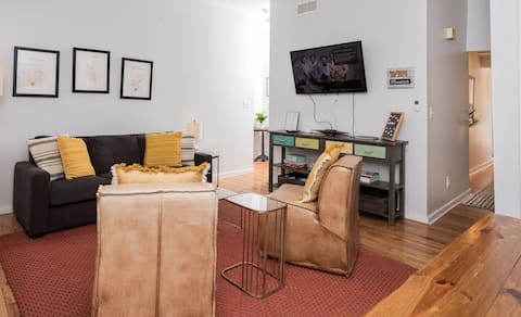 1838 Charleston Charm by UpperKing Restaurants