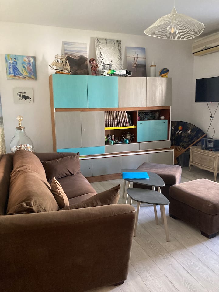 sala de estar con sofá cama