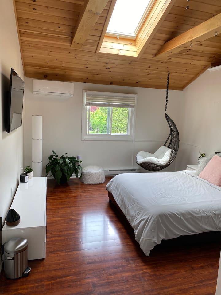 ห้องนอนผู้เข้าพักชั้นบน