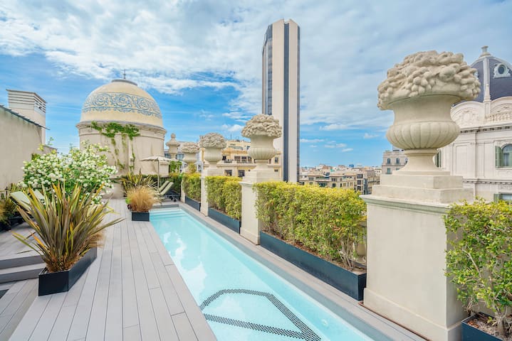 Luxury 5 rooms apartment, exclusive Eixample area