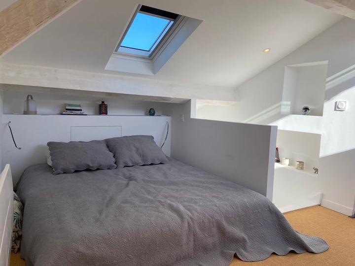 la chambre double en mezzanine (lit 2 personnes 160cm) literie neuve