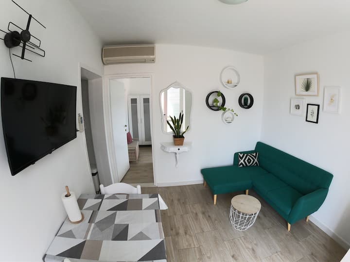 One Bedroom Apt With Sea View /Free Parking - Dubrovnik