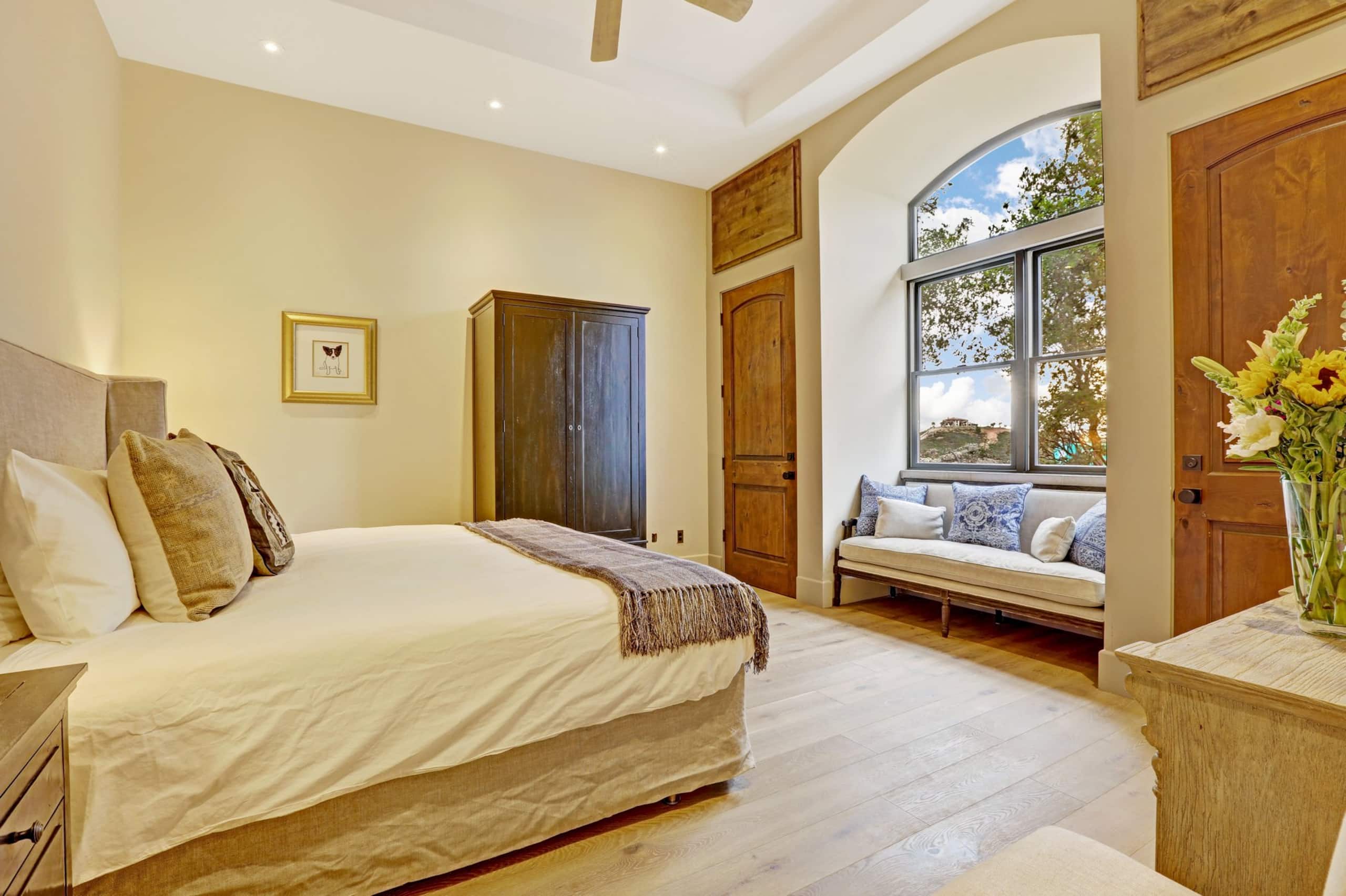 70-Acre Estate with 360 Vineyard Views - Photo 6