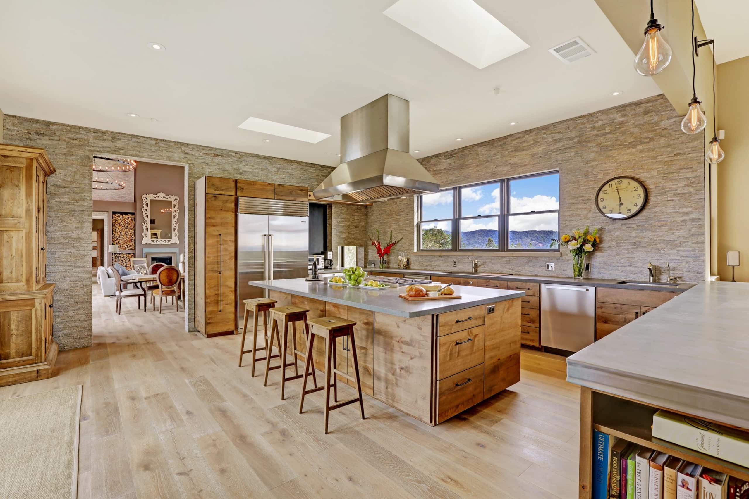 70-Acre Estate with 360 Vineyard Views - Photo 11