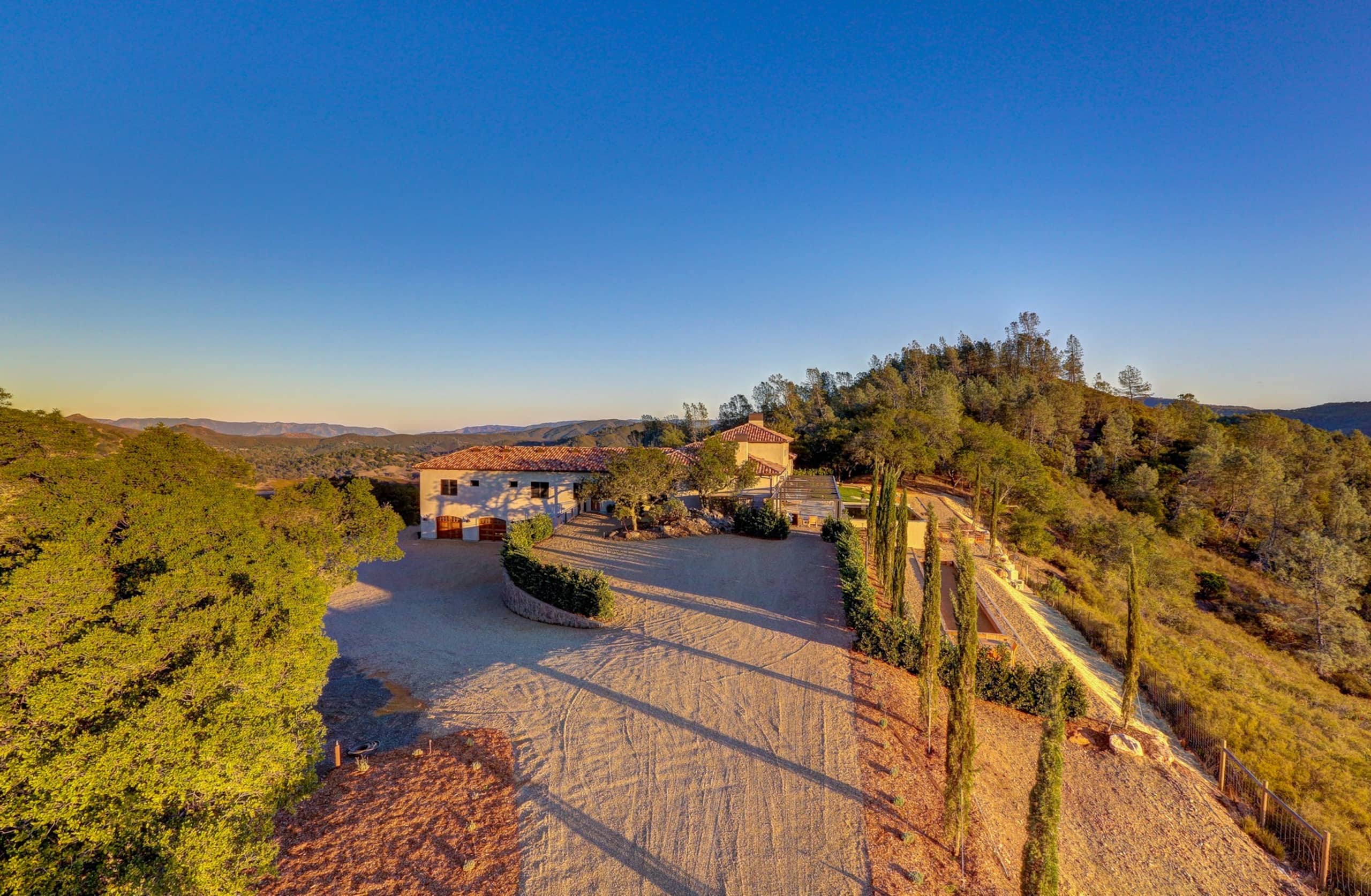 70-Acre Estate with 360 Vineyard Views - Photo 30