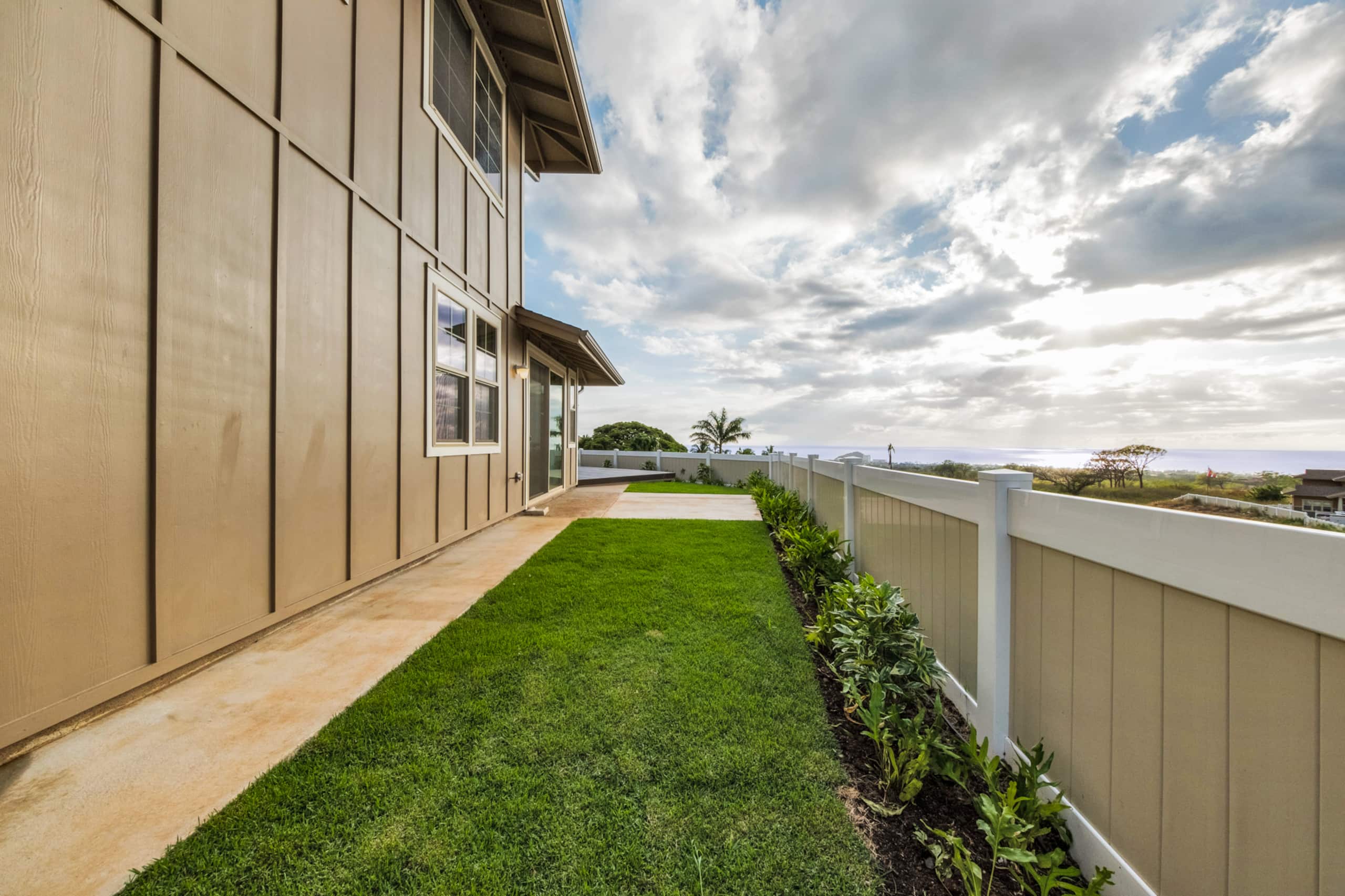 Home in Waianae · ★4.9 · 4 bedrooms · 6 beds · 2.5 private baths - Image 55