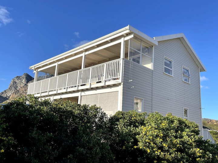 Grace - A Cape Cod-style Family Home In Rooi-els - Kaapstad