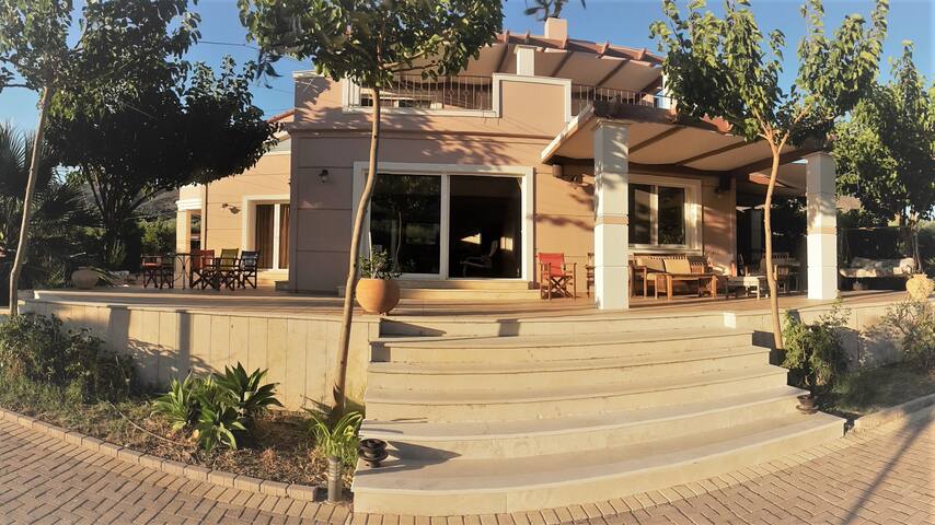 Villa Mulberry gallery image 2