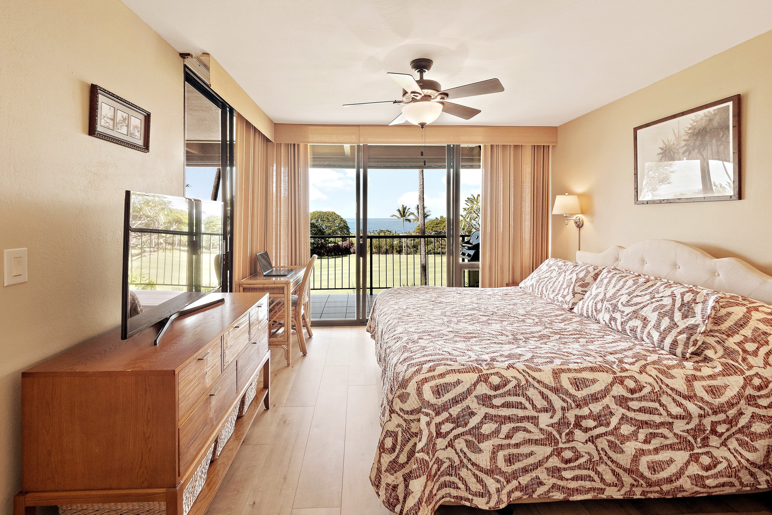 Condo in Kailua-Kona · ★4.9 · 2 bedrooms · 3 beds · 2 private baths - Image 7