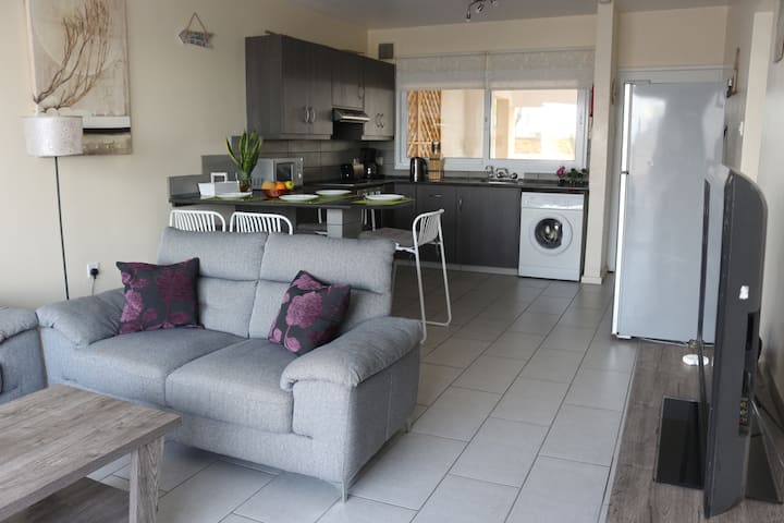 Cosy 2-bedroom Apt With Large Veranda In Ayia Napa - Ayia Napa