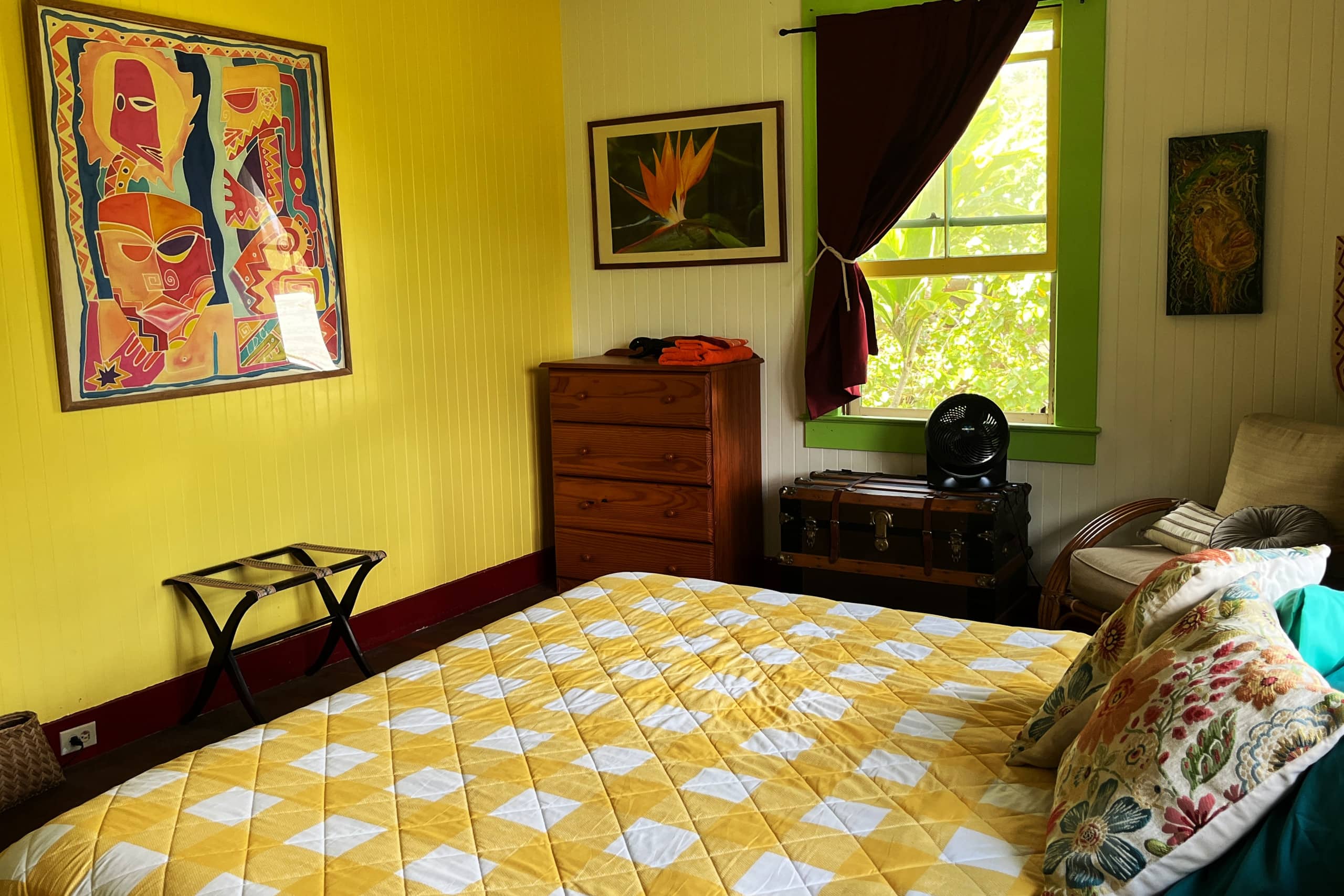 Home in Papaikou · ★4.93 · 1 bedroom · 1 bed · 1 shared bath - Image 1