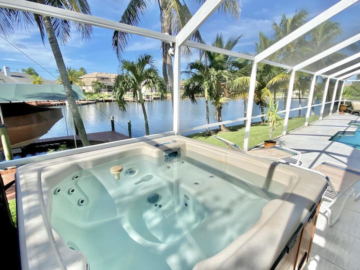 Top Florida's Villa Parrot Key - Cape Coral, FL