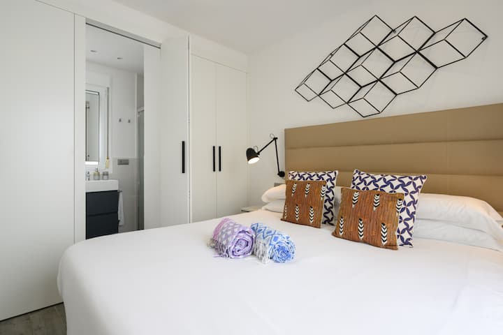 Hoofdkamer met eigen badkamer