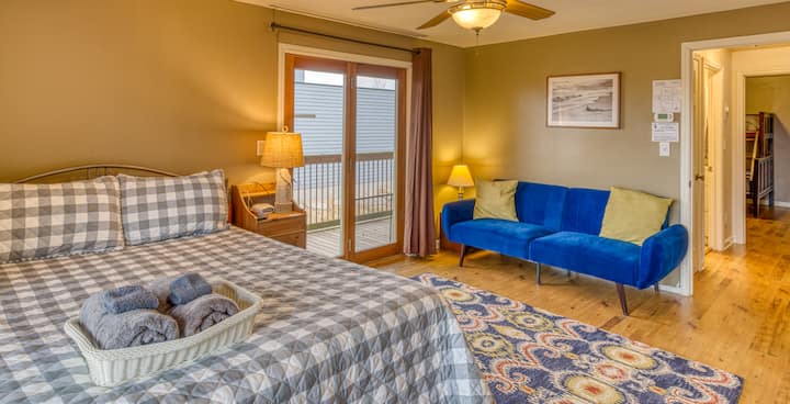 Dhomë gjumi dopio "queen" në Nivelin 4 me dyshek të palosshëm poshtë