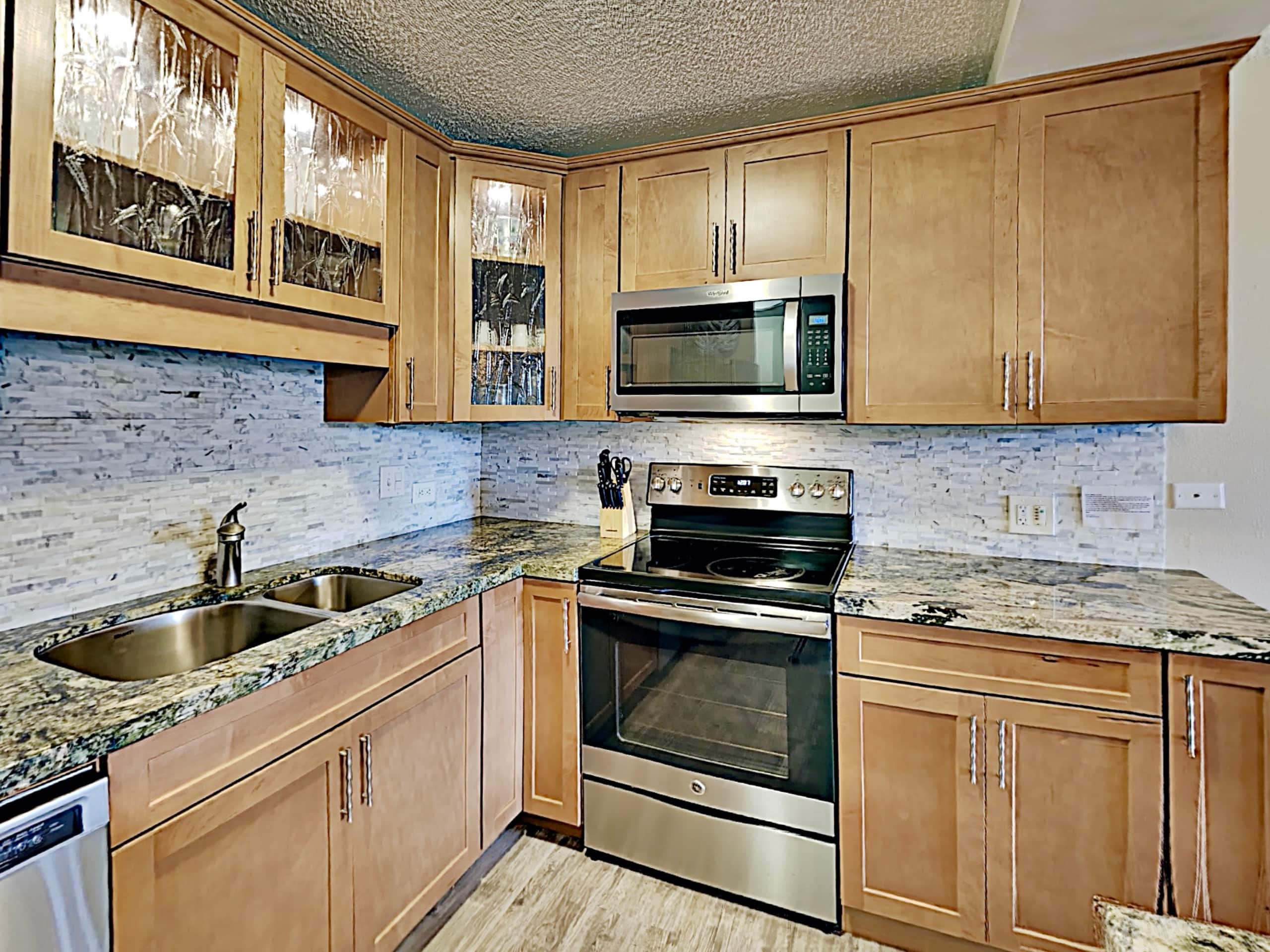 Last Minute Incredible Deal Fully Renovated 1b/2ba - Image 12