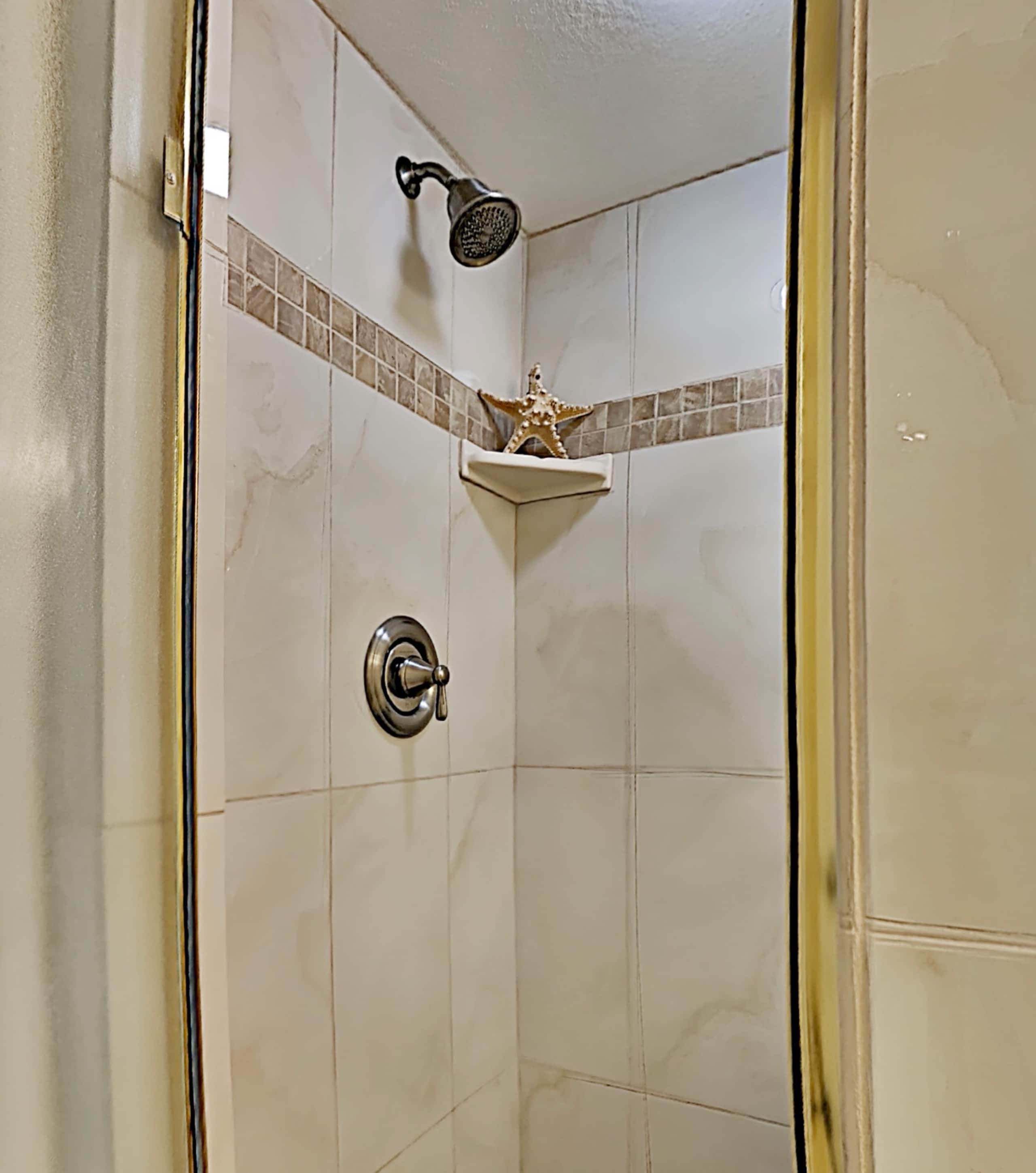 Last Minute Incredible Deal Fully Renovated 1b/2ba - Image 20
