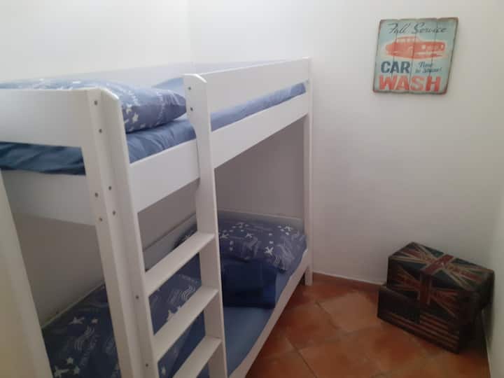 Stanzino me krevat marinari.