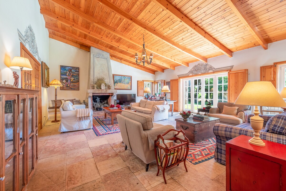 Airbnb em destaque: Villa with Luxury Garden in Sintra em Colares