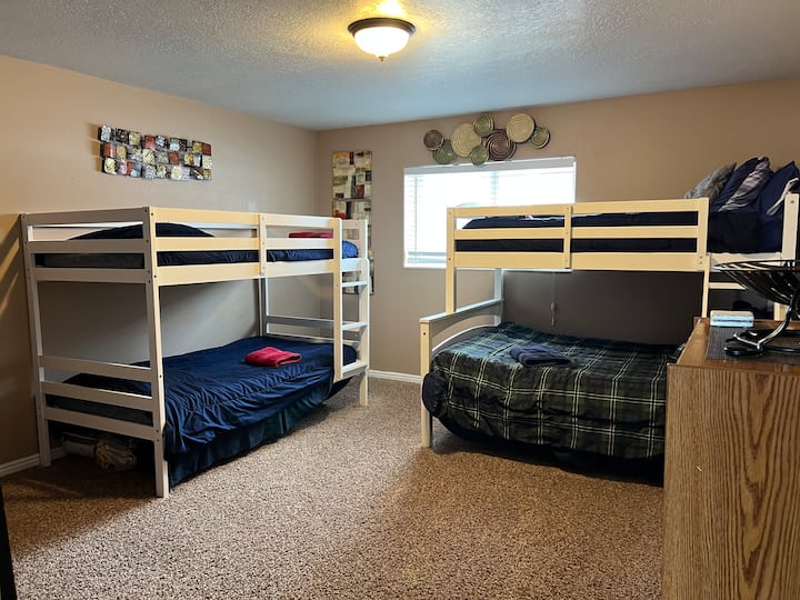 Štvrtá spálňa s poschodovými posteľami.