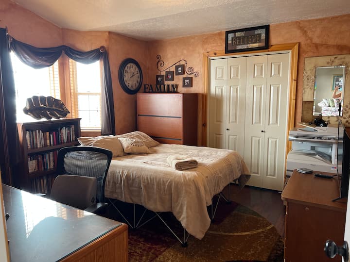 Šiesta spálňa so nafukovacím matracom.