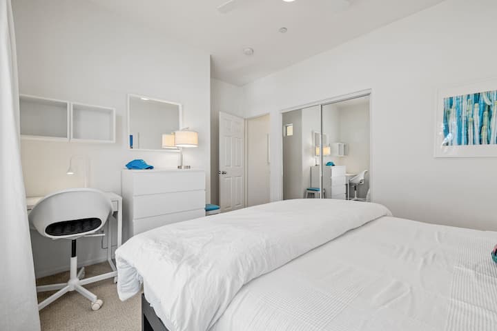 Dawati la Kompyuta la Chumba cha Kulala cha Mbele