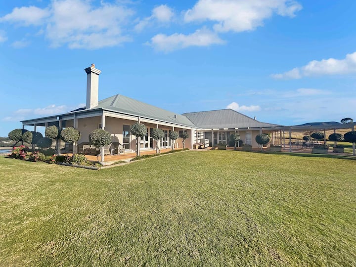 Holman Estate - Awesome Central Location - 4 Bdrms, Billiard Room, Open Fire And Amazing Views - Pokolbin