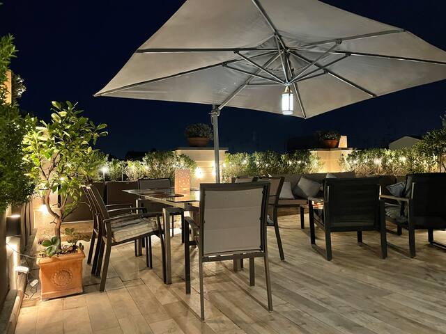 2 bedrooms with private terrace in heart of Rome gallery image 5