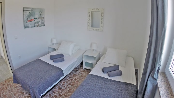 Dhoma e fëmijëve (dhoma 2)